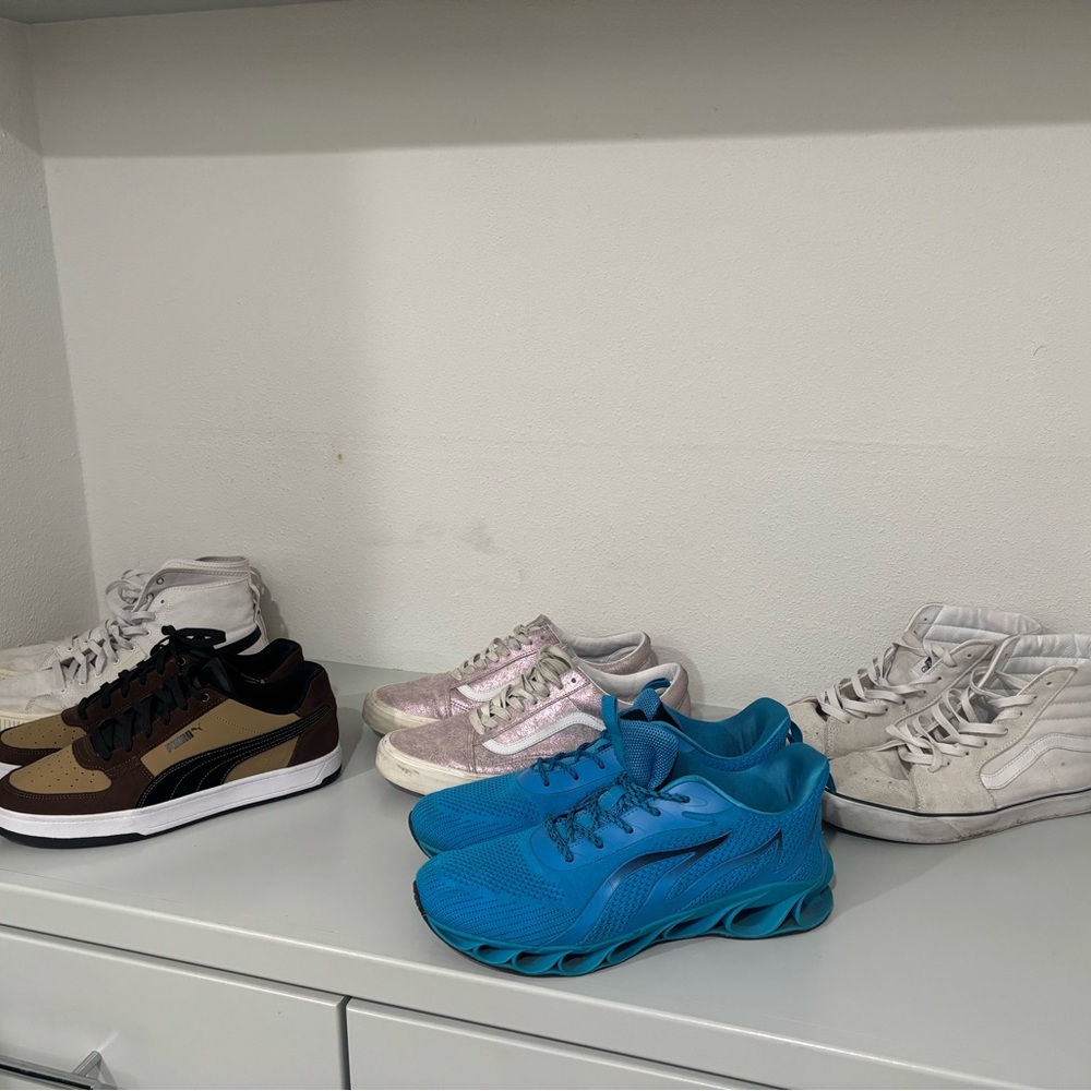 Men’s lot of 5 sneaker PUMA, VANS Size 11 and 10.5